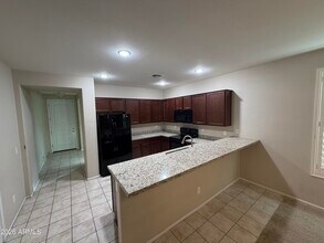 10320 W Yuma St in Tolleson, AZ - Building Photo - Building Photo