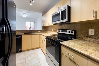 4926 Sailboat Dr in Fort Lauderdale, FL - Foto de edificio - Building Photo