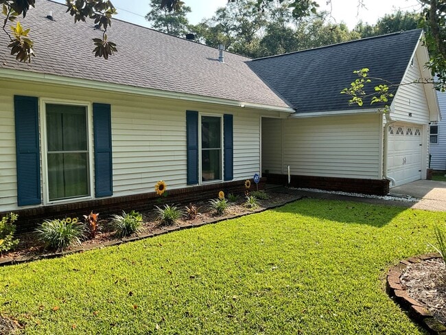 4497 Parkwood Ln W in Niceville, FL - Building Photo - Building Photo
