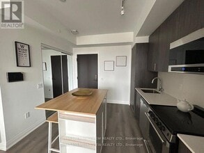 412 Silver Maple Rd in Oakville, ON - Building Photo - Building Photo