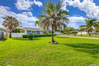 8776 SE Alabama Pl in Hobe Sound, FL - Building Photo - Building Photo