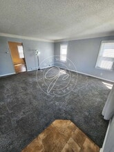 1315 Luscombe Dr in Toledo, OH - Building Photo - Building Photo