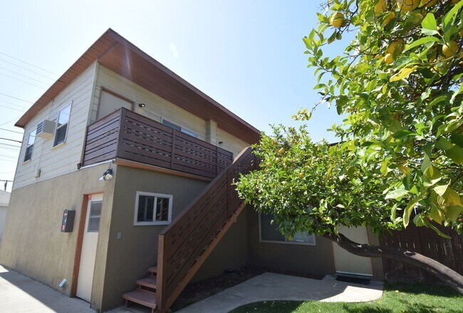 property at 605-609 N Hollywood Way
