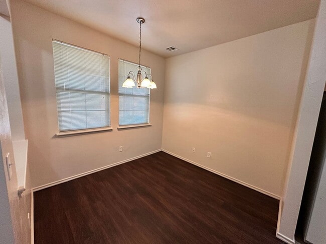 212 Chalmette Dr in Norman, OK - Building Photo - Building Photo