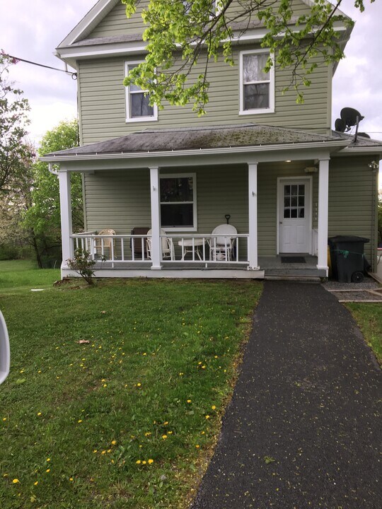 65 Kinney Ave in Mt Pocono, PA - Building Photo