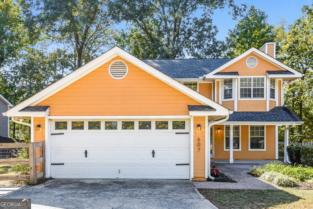 607 Caliber Ct in Woodstock, GA - Foto de edificio