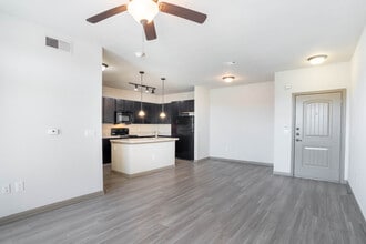 The Commons at Hollyhock in Katy, TX - Foto de edificio - Interior Photo