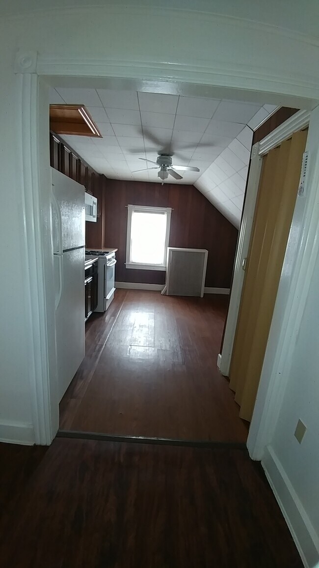 911 Linden St Apartments and Nearby Bethlehem Apartments For Rent