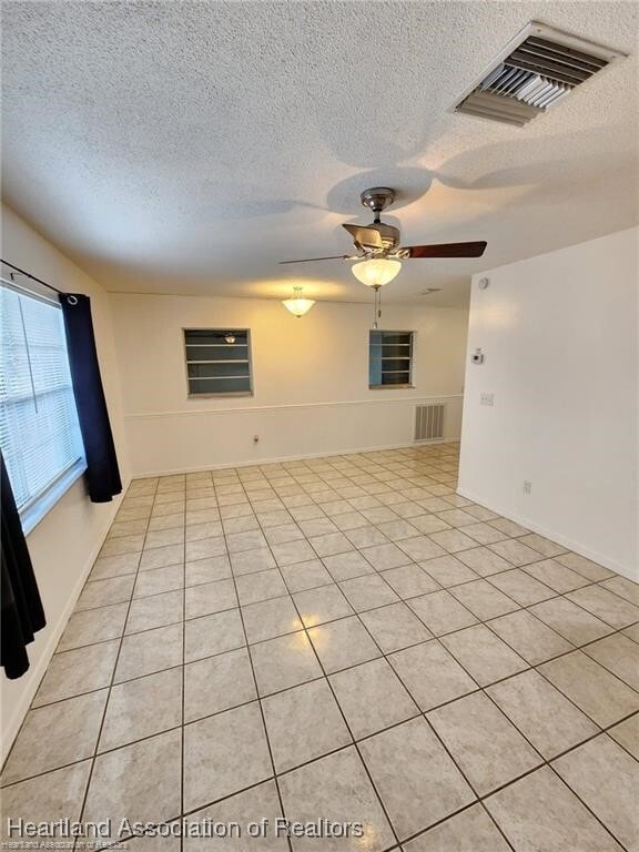 3302 Dolphin Dr in Sebring, FL - Building Photo - Building Photo