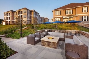 Jefferson Somerset Park in Leesburg, VA - Building Photo