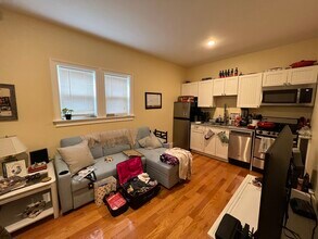 25 MacArthur St in Somerville, MA - Building Photo - Building Photo