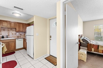 2625 FL-590 in Clearwater, FL - Building Photo - Building Photo
