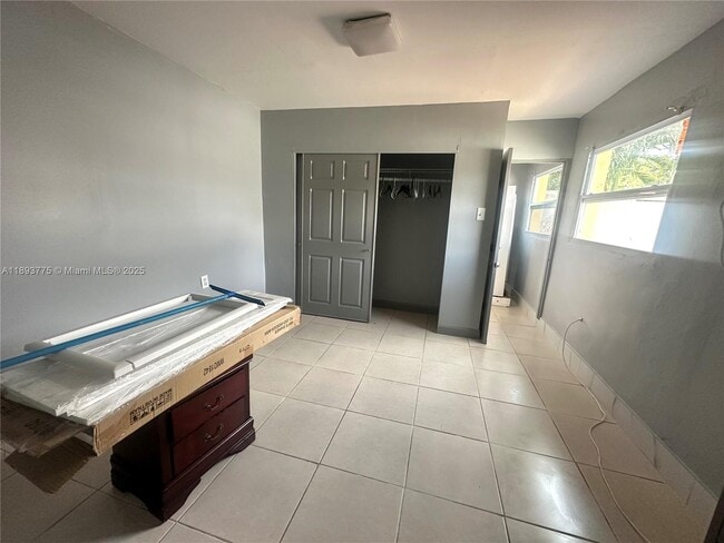 4361 SW 3rd St in Coral Gables, FL - Foto de edificio - Building Photo