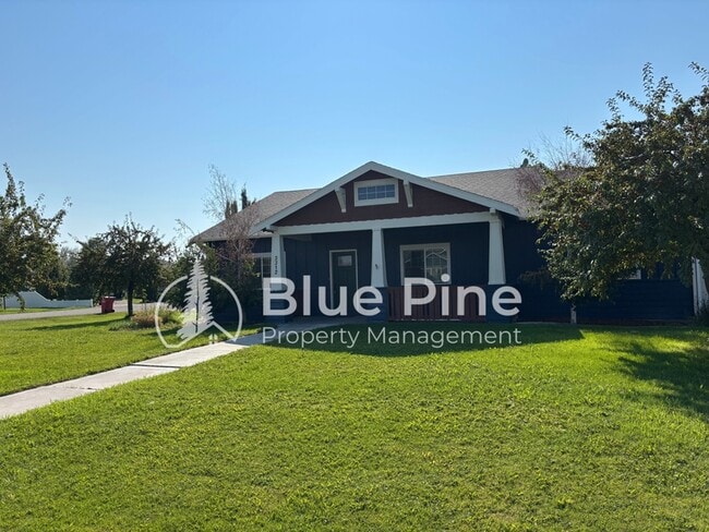 property at 3312 E Edwards Dr