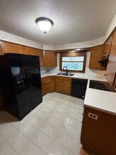 3420 Casteel St in Hubbard, OR - Building Photo - Building Photo