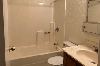 Sandpiper Apartments in Mesa, AZ - Foto de edificio - Building Photo