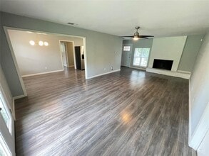 8436 Jamestown Dr in Austin, TX - Building Photo - Building Photo