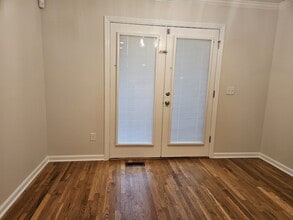 907 11th Ave N in Nashville, TN - Foto de edificio - Building Photo