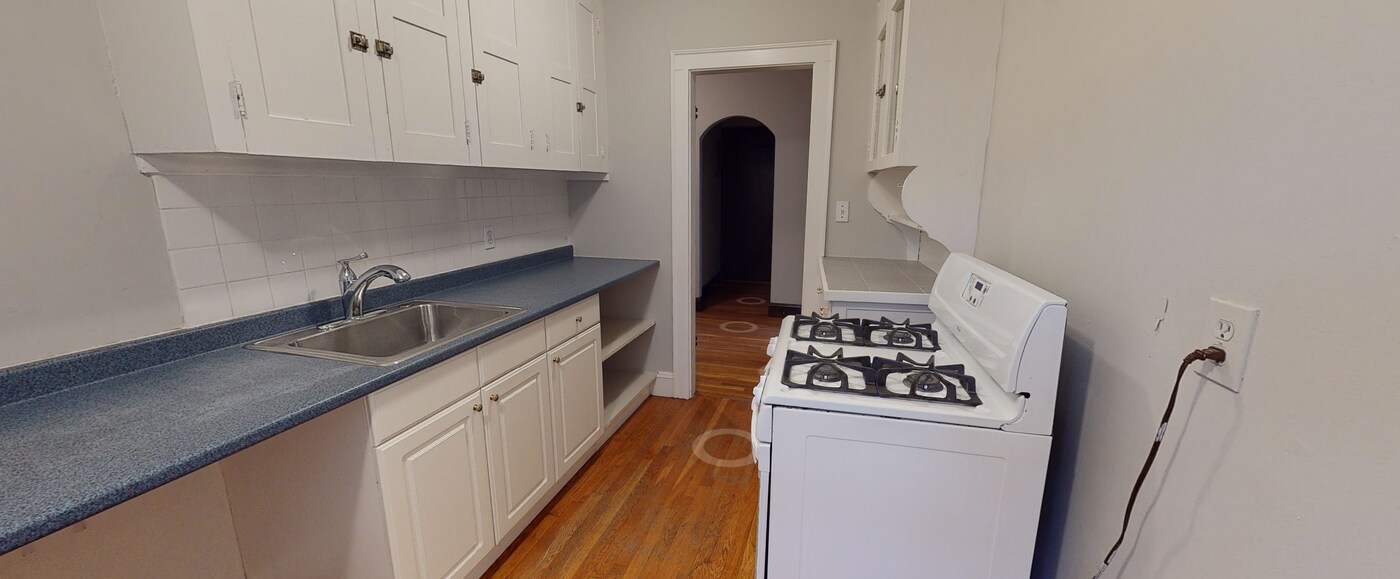 120 College Ave in Somerville, MA - Building Photo