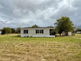 9123 Rodeo Dr in Terrell, TX - Building Photo