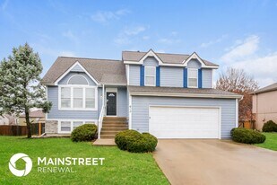 618 SE Joel Ave in Lee's Summit, MO - Building Photo
