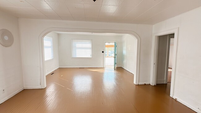 2207 Douglas Ave in Bellingham, WA - Building Photo - Building Photo