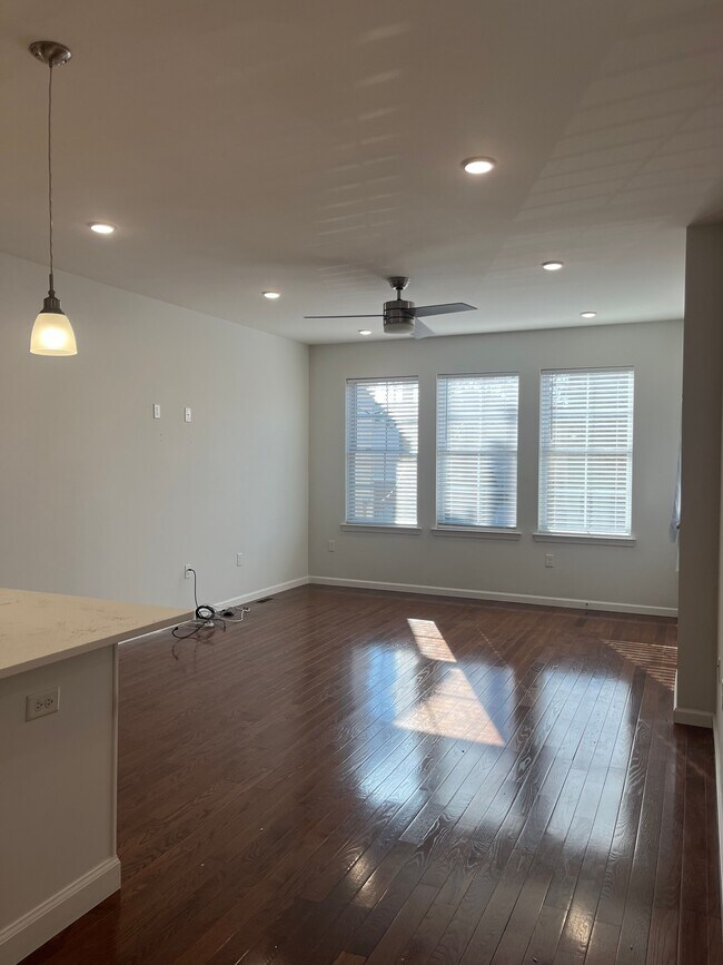 93 Evergreen St in Bayonne, NJ - Building Photo - Building Photo