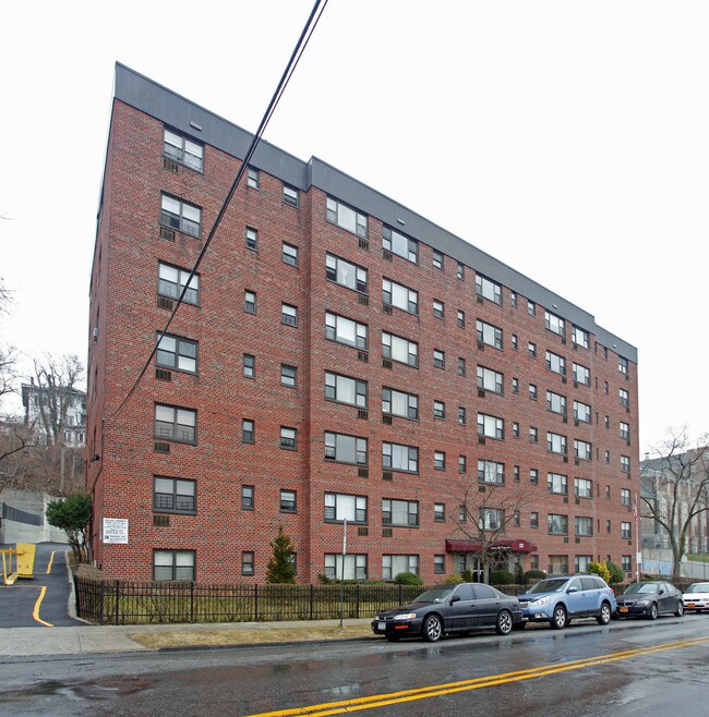 Hudson Hills Cooperative in Yonkers, NY - Building Photo - Building Photo