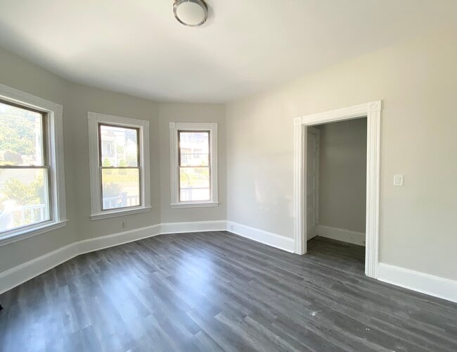 189 Whitwell St, Unit 1