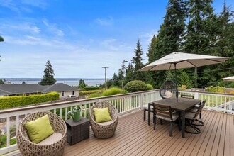 11554 NE Skyward Loop in Kingston, WA - Building Photo - Building Photo