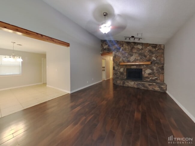930 Liberty Dr in Irving, TX - Building Photo - Building Photo