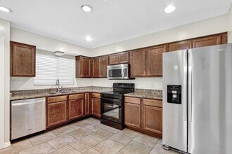 300 Dublin Dr in Lake Mary, FL - Foto de edificio - Building Photo