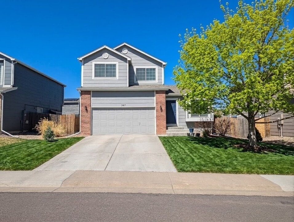 307 Benton St in Castle Rock, CO - Foto de edificio