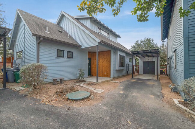 3505 Villa Ct in Austin, TX - Foto de edificio - Building Photo