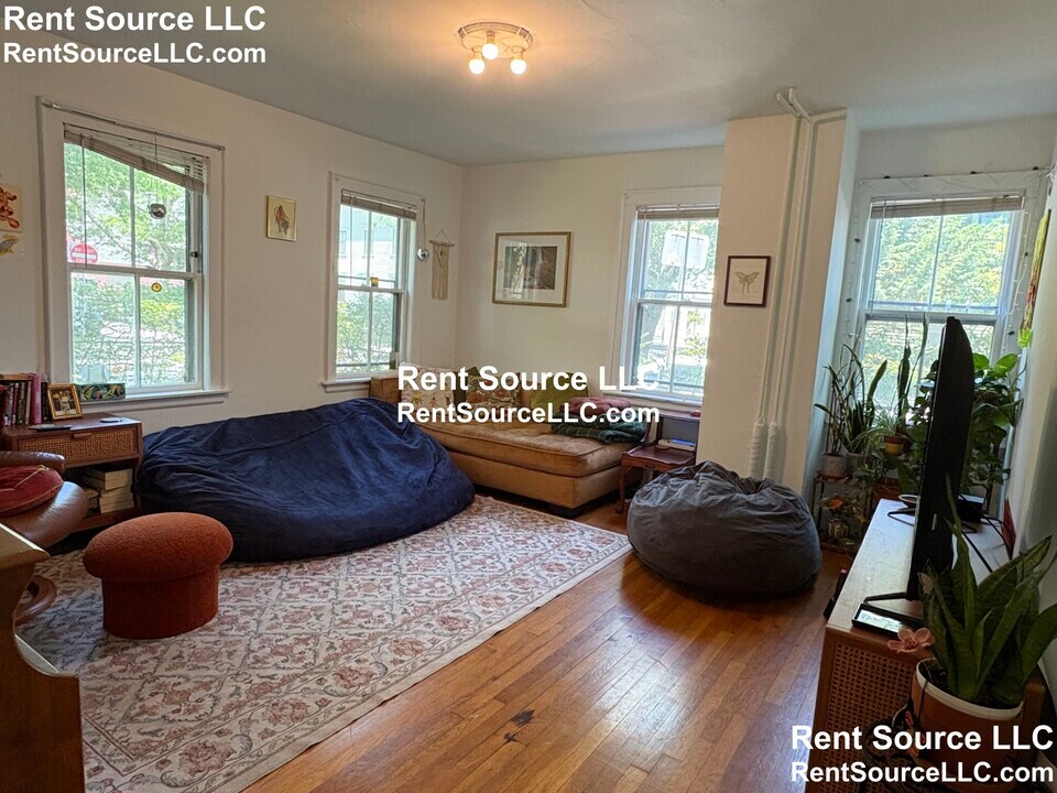 246 Brookline St in Cambridge, MA - Building Photo
