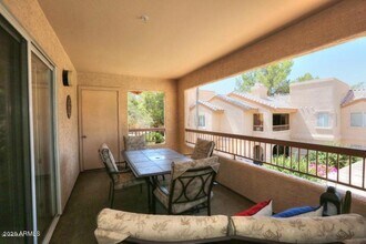 9736 N 95th St-Unit -222 in Scottsdale, AZ - Building Photo - Building Photo