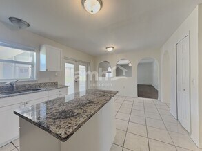 12808 Lake Vista Dr in Gibsonton, FL - Building Photo - Building Photo