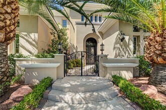 3680 Belvedere Park Ln in Las Vegas, NV - Foto de edificio - Building Photo