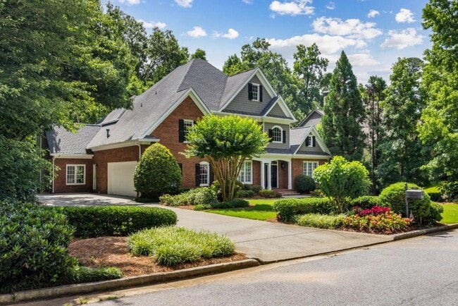 property at 125 Franklin Pl NE