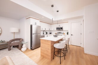 Breeze Nouveau in St. Albert, AB - Building Photo - Building Photo