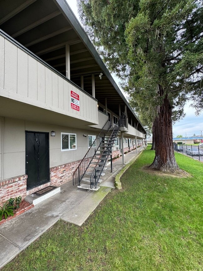 3652 Gayle Way in North Highlands, CA - Building Photo - Building Photo