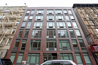 321 E 3rd St in New York, NY - Building Photo - Building Photo