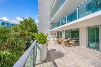 1025 92nd St in Bay Harbor Islands, FL - Building Photo - Building Photo