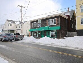 276 Woodford St in Portland, ME - Building Photo - Building Photo