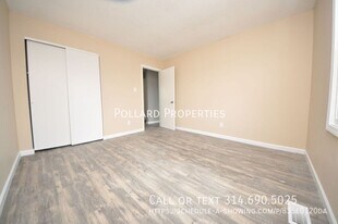 30 Westwood Village in Wright City, MO - Building Photo