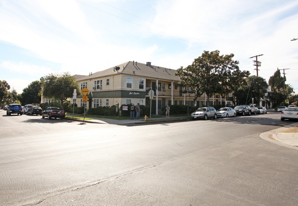 Park Cherokee Apartments in Los Angeles, CA - Building Photo