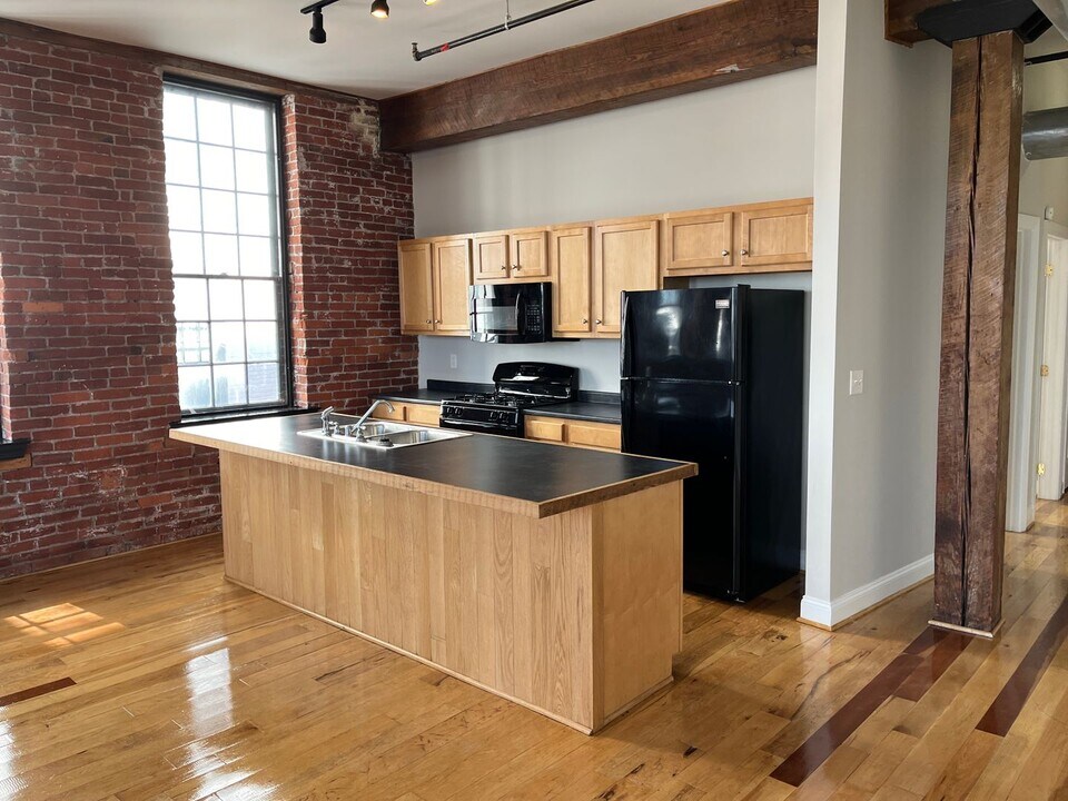 265 N Queen St in York, PA - Building Photo