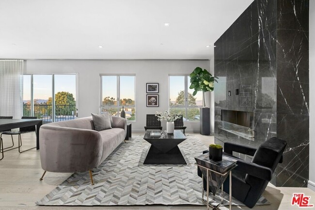 property at 2391 Roscomare Rd