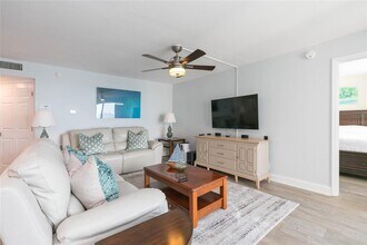 5729 Del Sol Blvd in St. Petersburg, FL - Building Photo - Building Photo