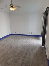 4124 Hollow Oak Dr in Dallas, TX - Building Photo - Building Photo